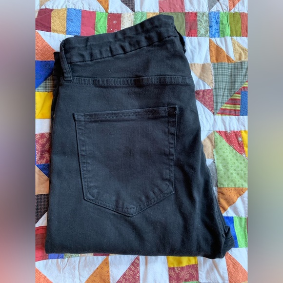 Good American Jeans - Picture 8 of 8